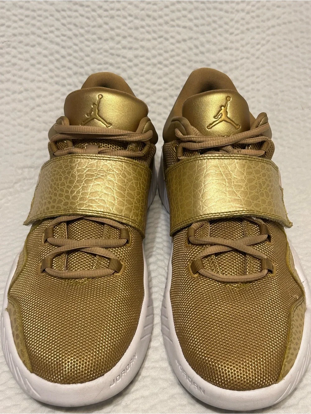 Jordan mens Metallic Gold Strap Sneakers
